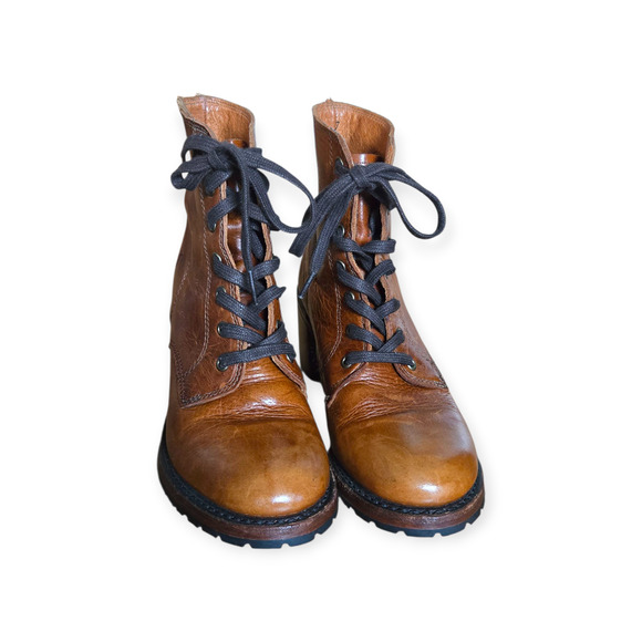 Frye Sabrina 6G Lace Up Distressed Leather Cognac Boot Ankle Booties Size 7.5 - Picture 6 of 10